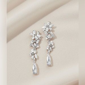 Olive & Piper Pallas Drop Earrings in Silver